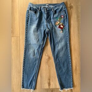 REBA Studded Embroidered Skinny Jeans EUC